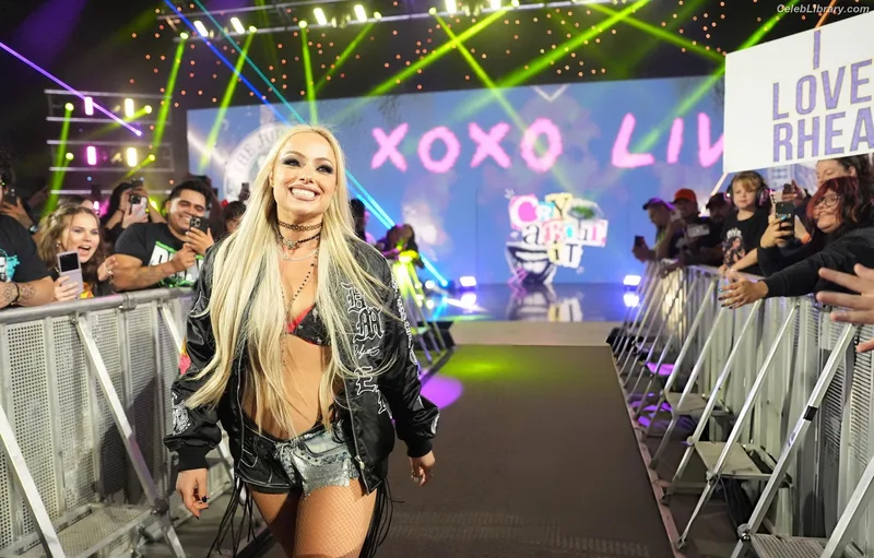 Liv Morgan photo 2 of 1800
