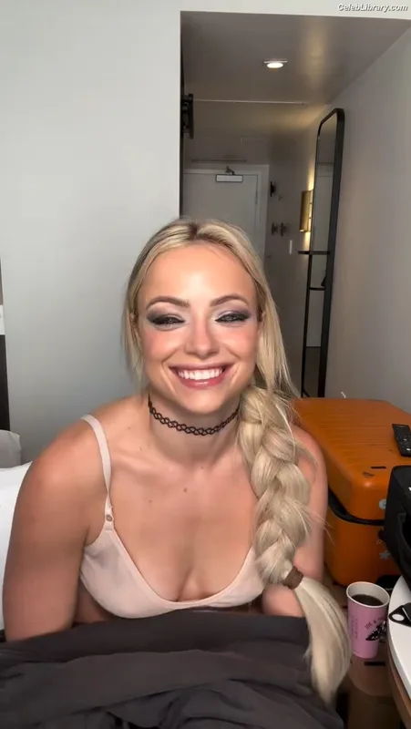 Liv Morgan photo 15 of 1800
