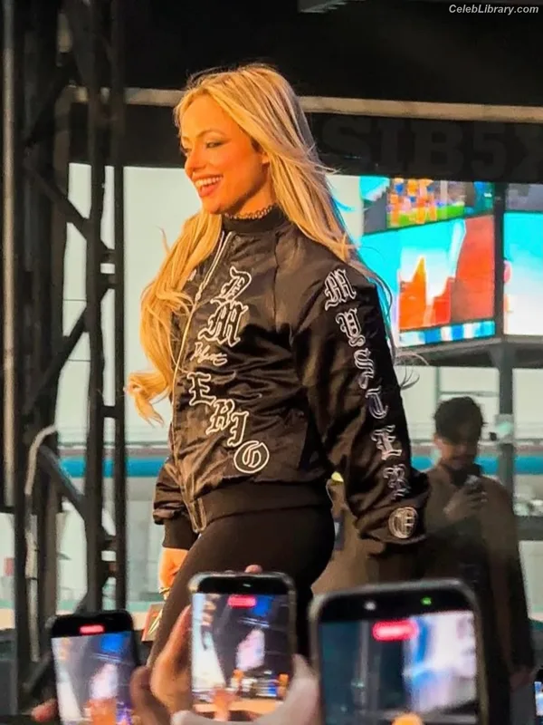 Liv Morgan photo 11 of 1800