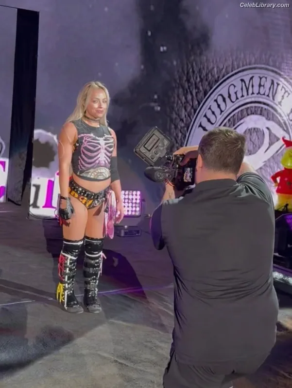 Liv Morgan photo 20 of 1800