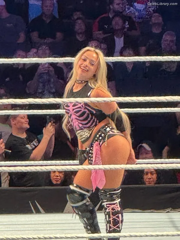 Liv Morgan photo 3 of 1800