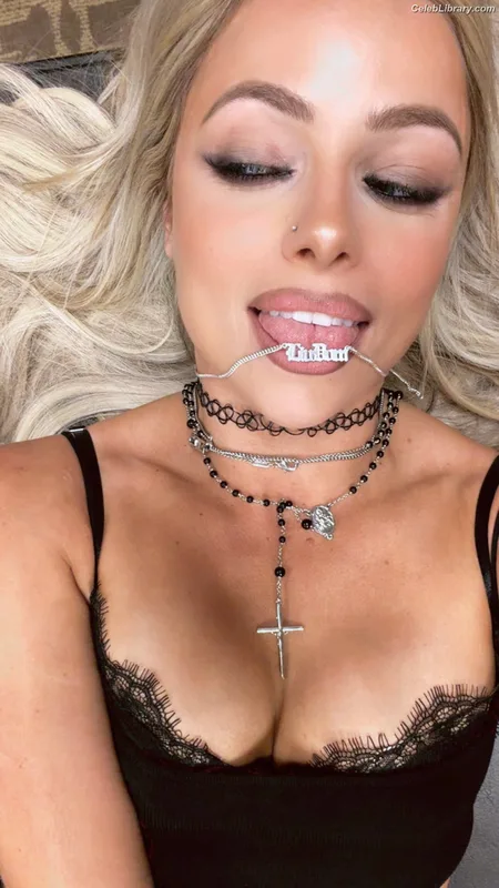 Liv Morgan photo 14 of 1800