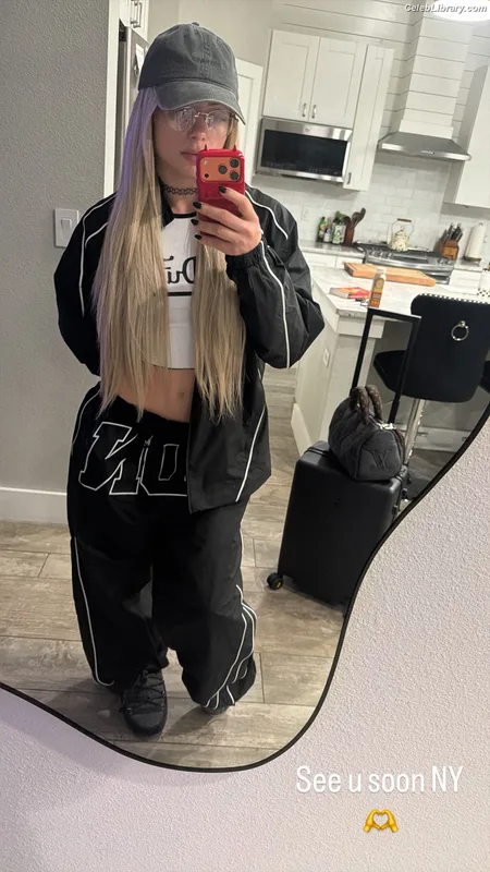 Liv Morgan photo 15 of 1800