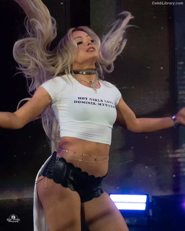 Liv Morgan photo 4 of 1800