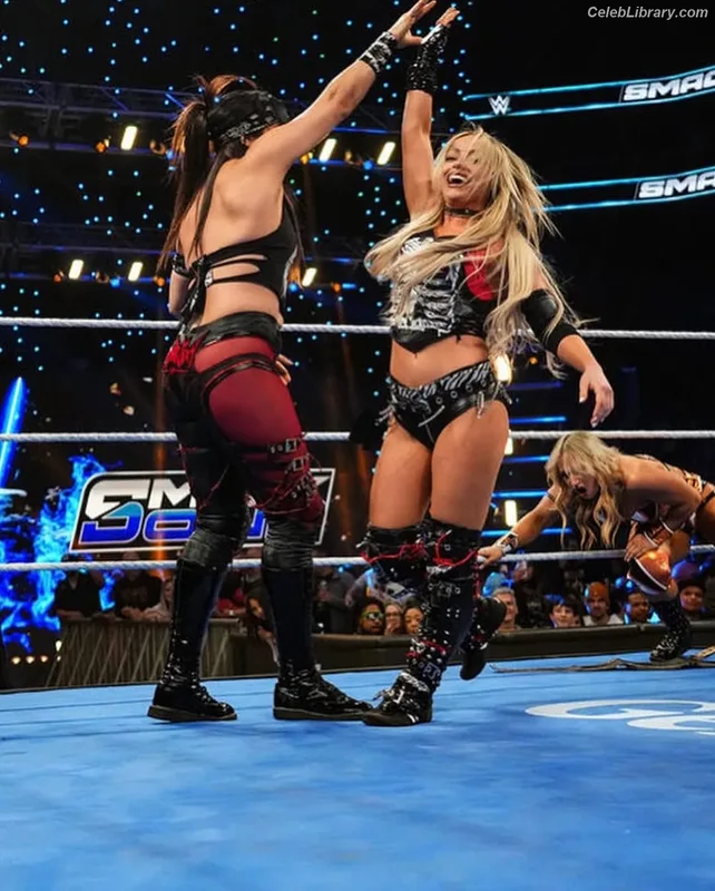 Liv Morgan photo 15 of 1800