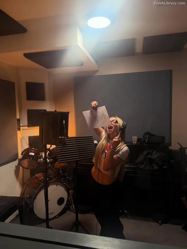 Liv Morgan photo 20 of 1800