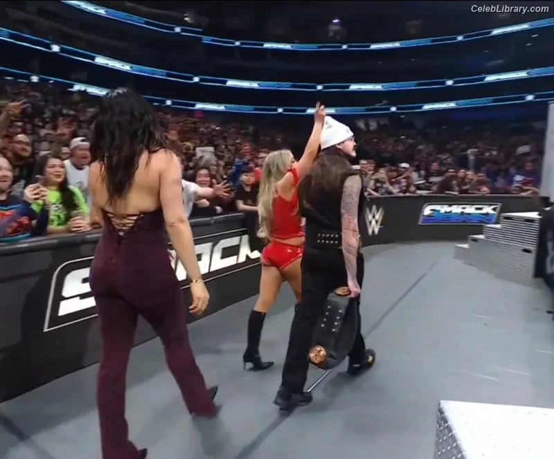 Liv Morgan photo 1 of 1800