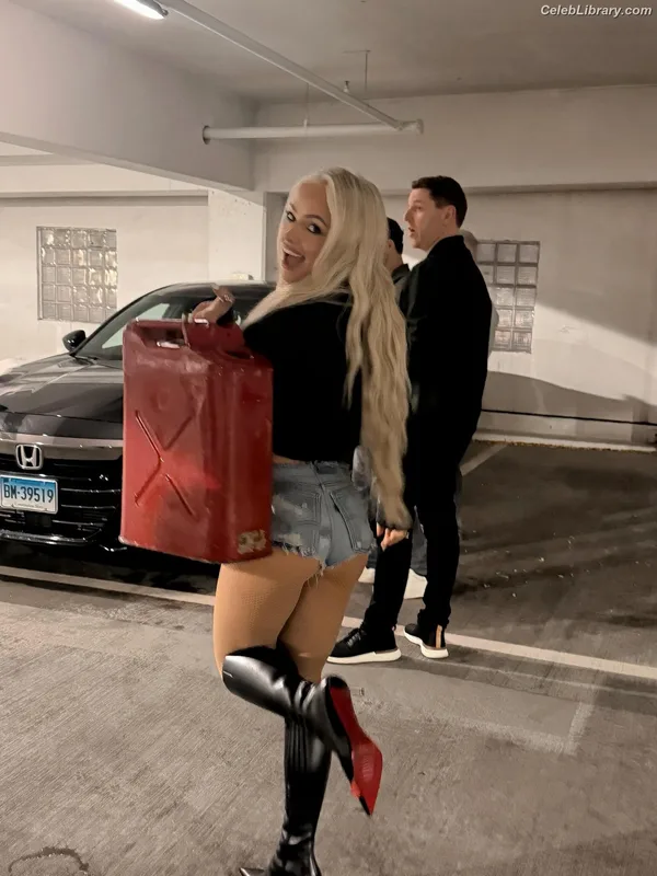 Liv Morgan photo 16 of 1800