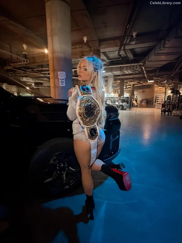 Liv Morgan photo 2 of 1800