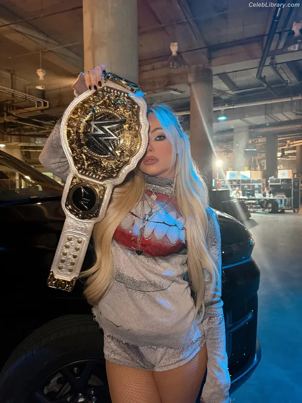 Liv Morgan photo 3 of 1800