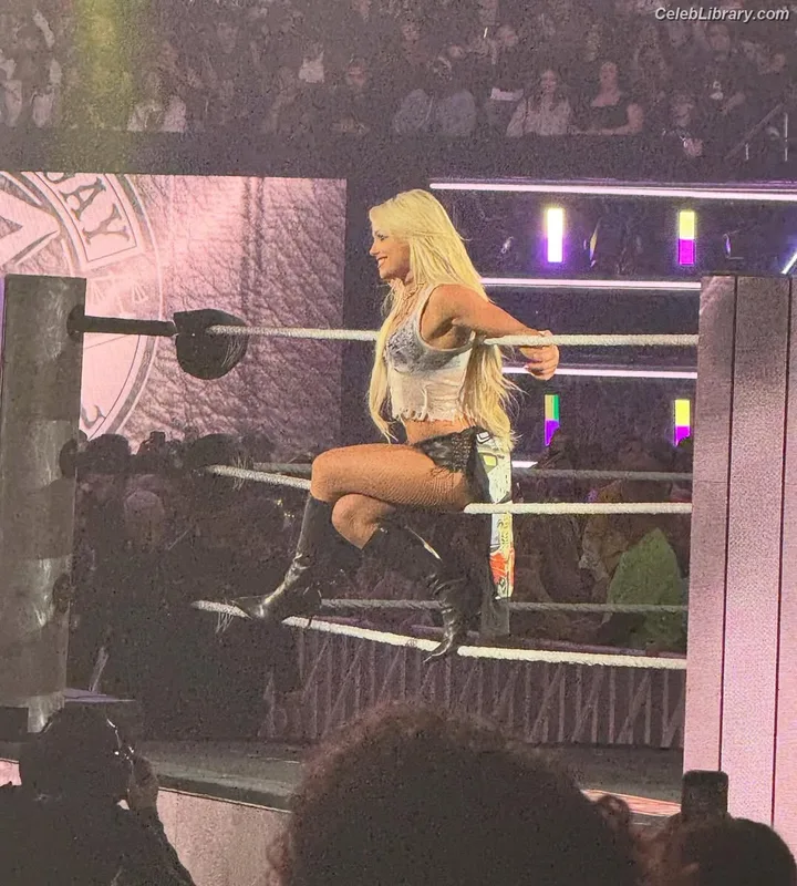 Liv Morgan photo 14 of 1800