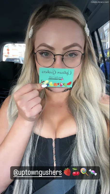 Liv Morgan photo 23 of 1800