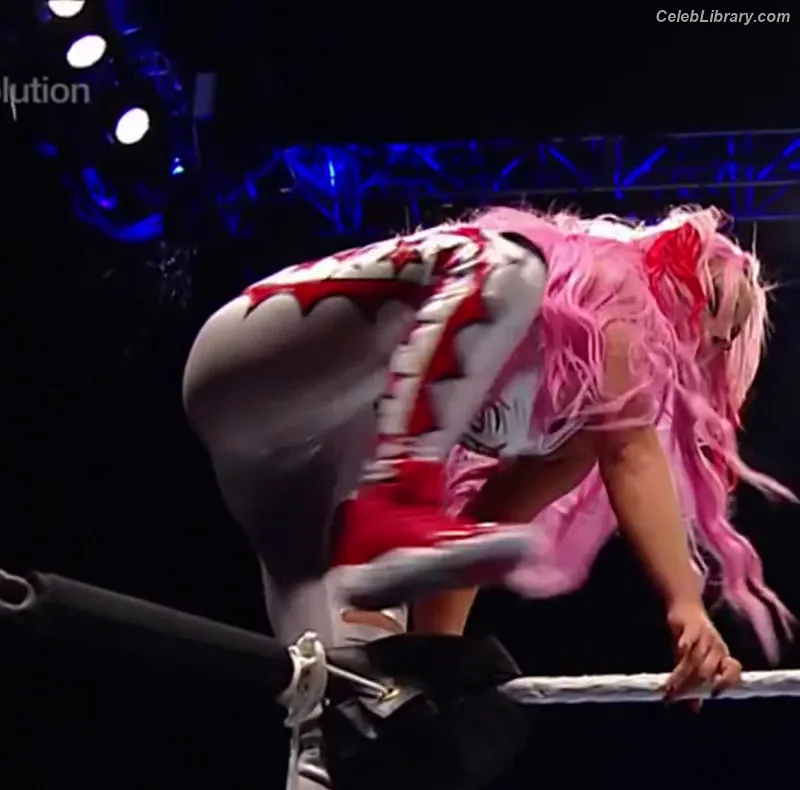 Liv Morgan photo 7 of 1800