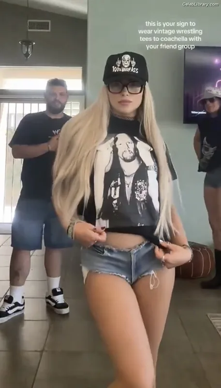 Liv Morgan photo 13 of 1800