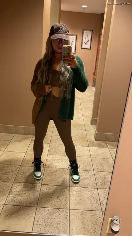 Liv Morgan photo 1 of 1800