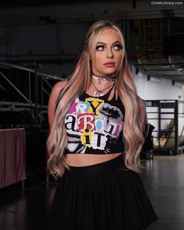 Liv Morgan photo 10 of 1800