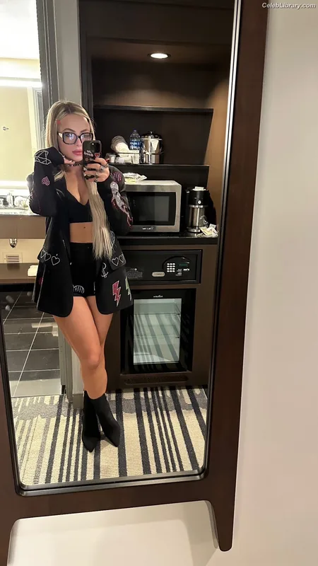 Liv Morgan photo 12 of 1800