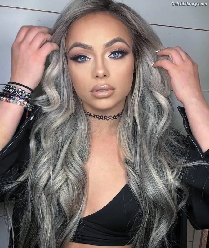 Liv Morgan photo 6 of 1800