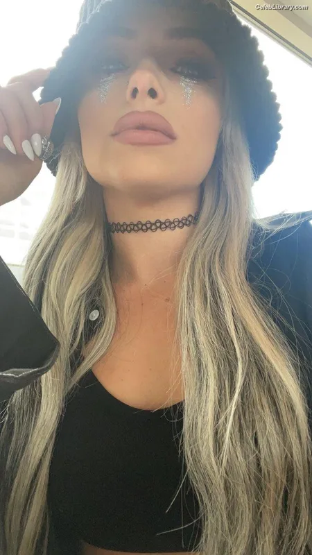 Liv Morgan photo 3 of 1800