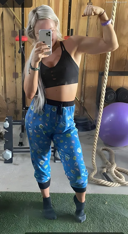 Liv Morgan photo 4 of 1800
