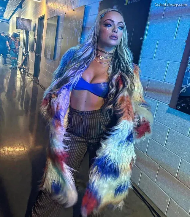 Liv Morgan photo 5 of 1800