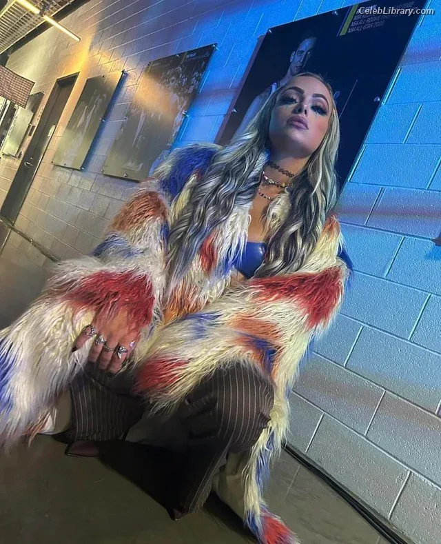 Liv Morgan photo 6 of 1800