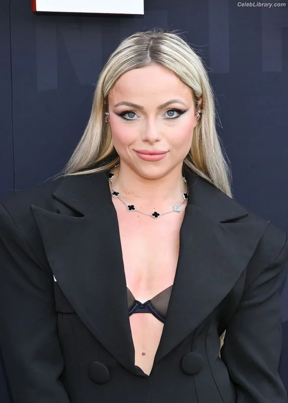 Liv Morgan photo 16 of 1800