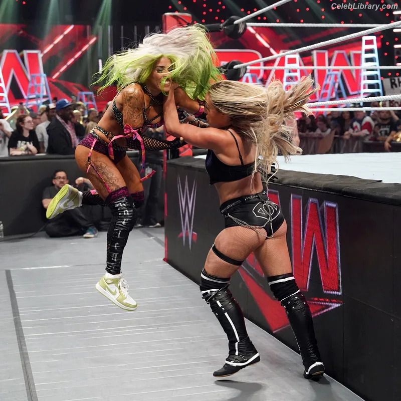 Liv Morgan photo 21 of 1800