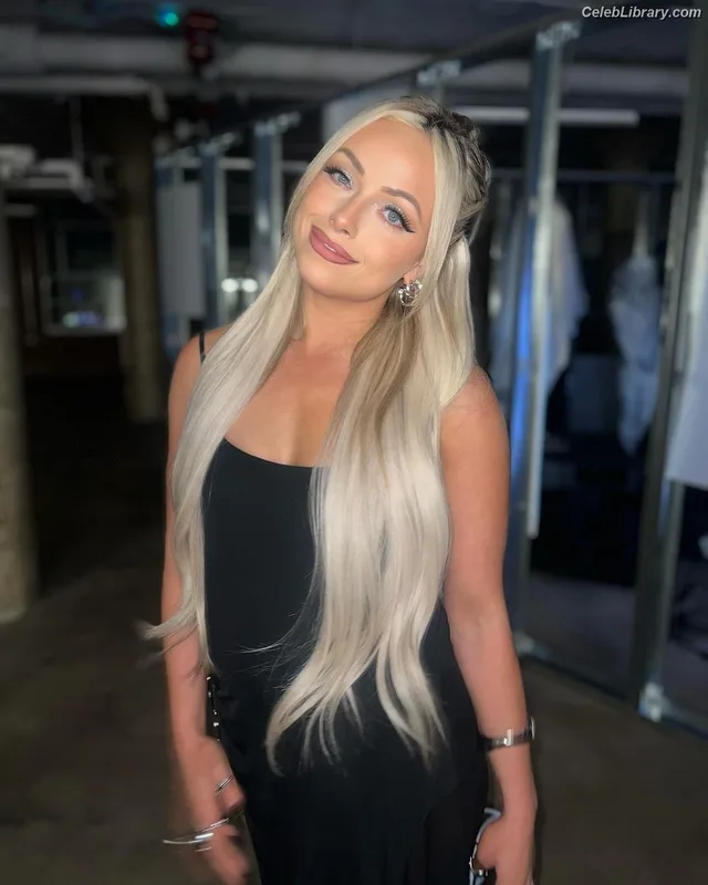 Liv Morgan photo 3 of 1800