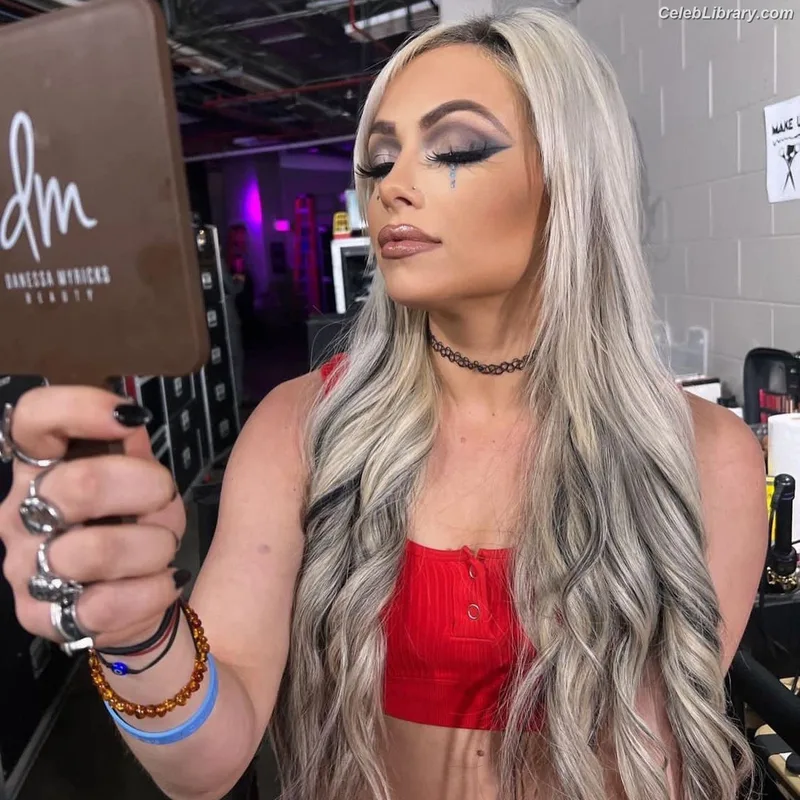 Liv Morgan photo 5 of 1800