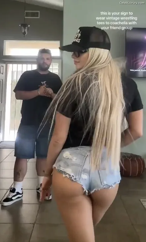 Liv Morgan photo 10 of 1800