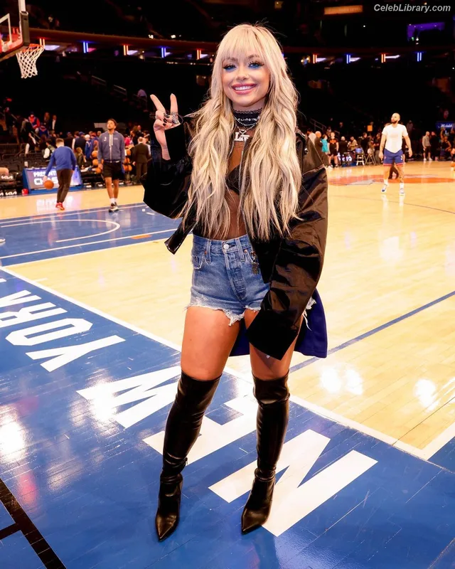 Liv Morgan photo 17 of 1800