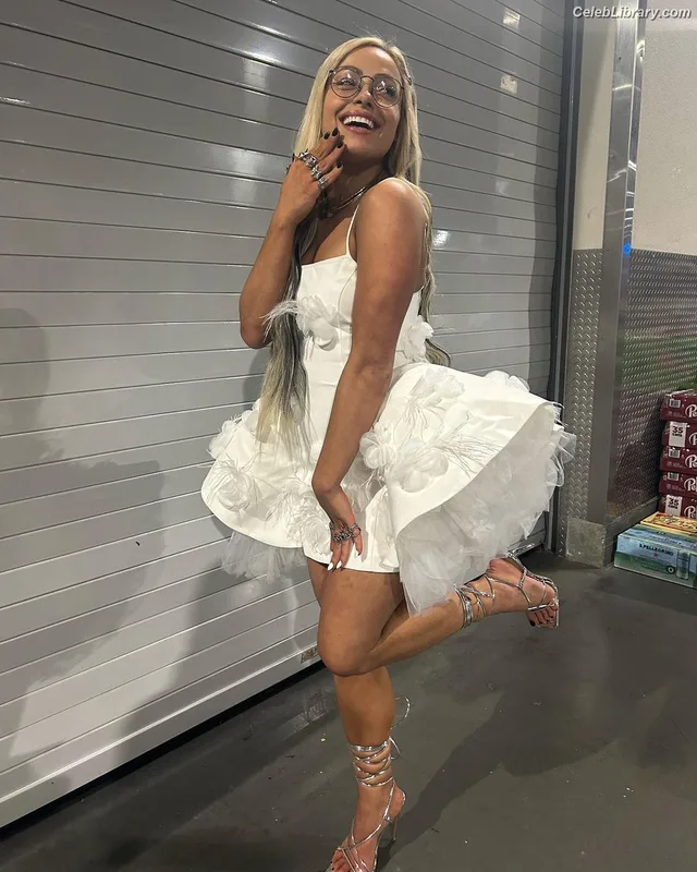Liv Morgan photo 1 of 1800