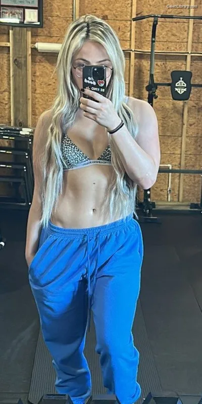 Liv Morgan photo 3 of 1800