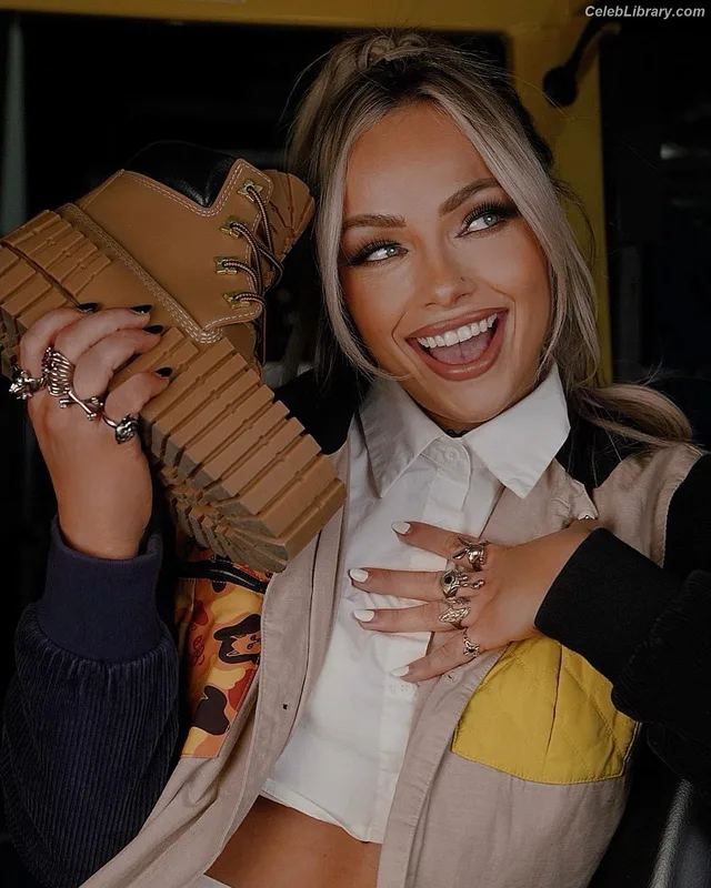 Liv Morgan photo 21 of 1800