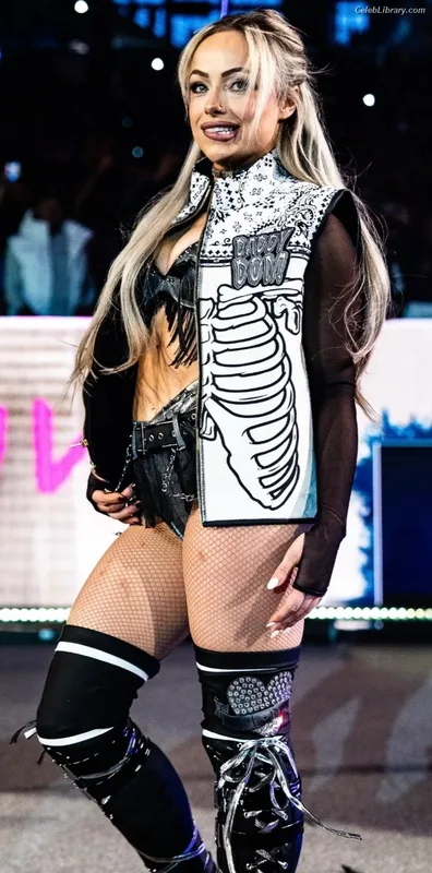 Liv Morgan photo 4 of 1800