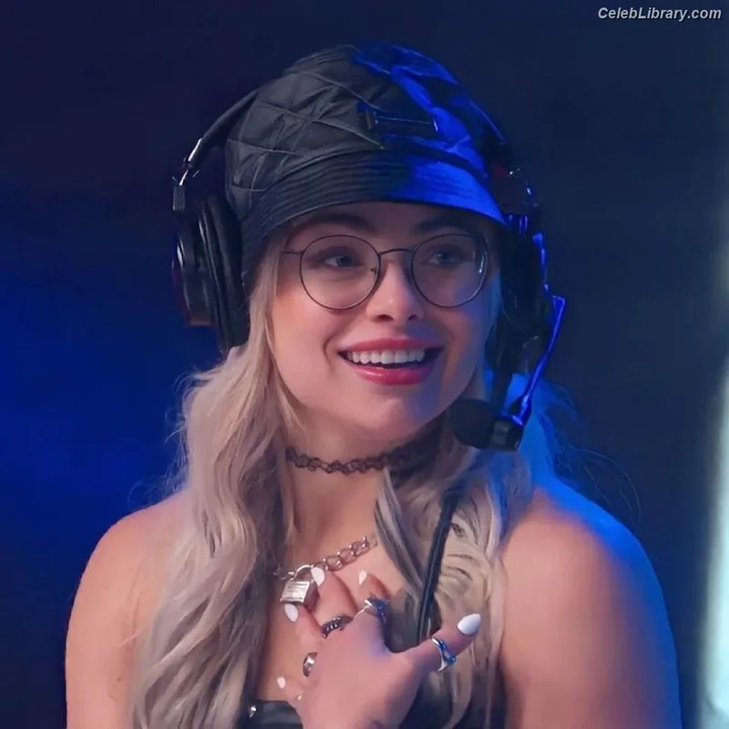Liv Morgan photo 14 of 1800