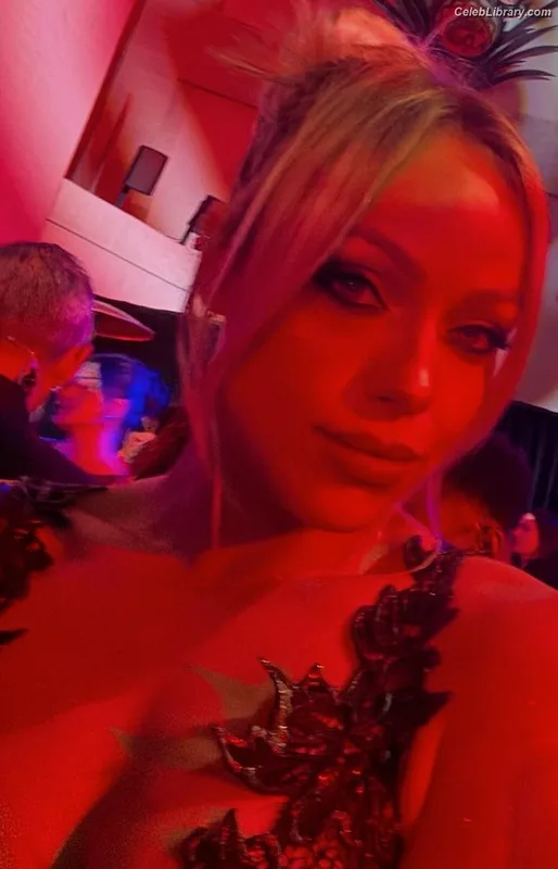 Liv Morgan photo 17 of 1800