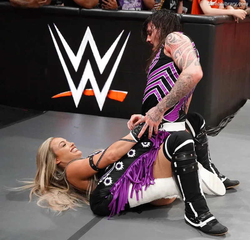 Liv Morgan photo 5 of 1800