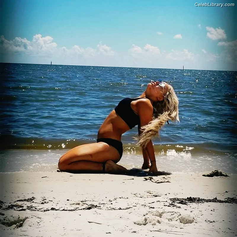 Liv Morgan photo 2 of 1800