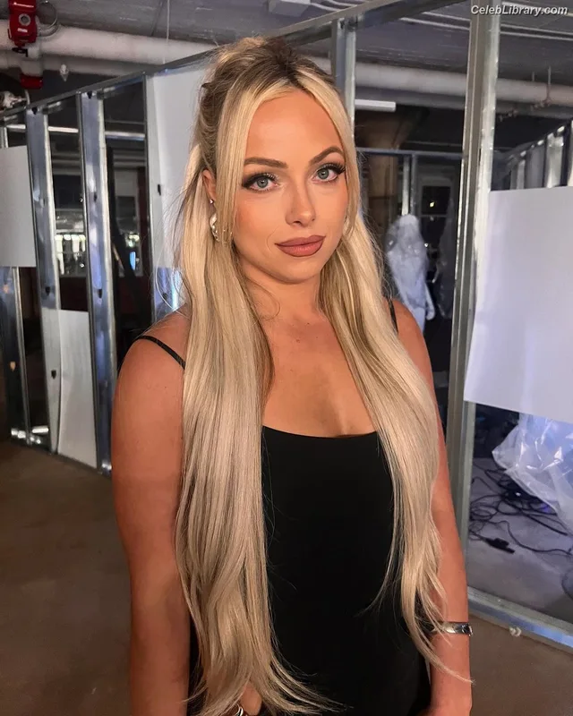 Liv Morgan photo 4 of 1800