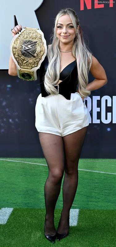 Liv Morgan photo 6 of 1800