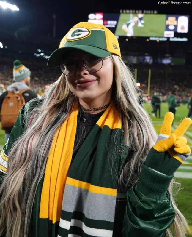 Liv Morgan photo 3 of 1800