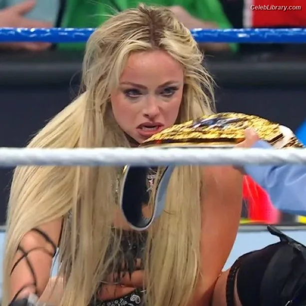 Liv Morgan photo 6 of 1800