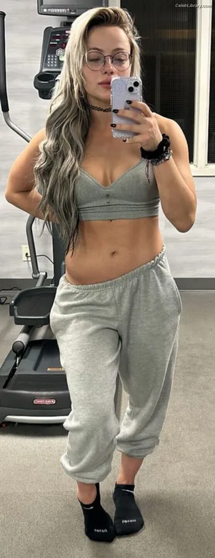 Liv Morgan photo 10 of 1800