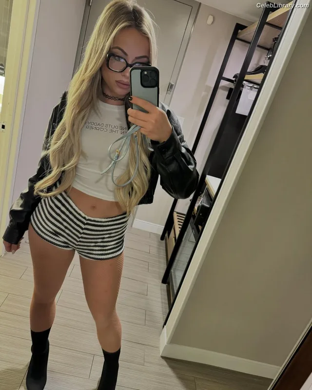 Liv Morgan photo 8 of 1800