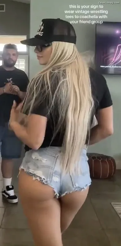 Liv Morgan photo 24 of 1800