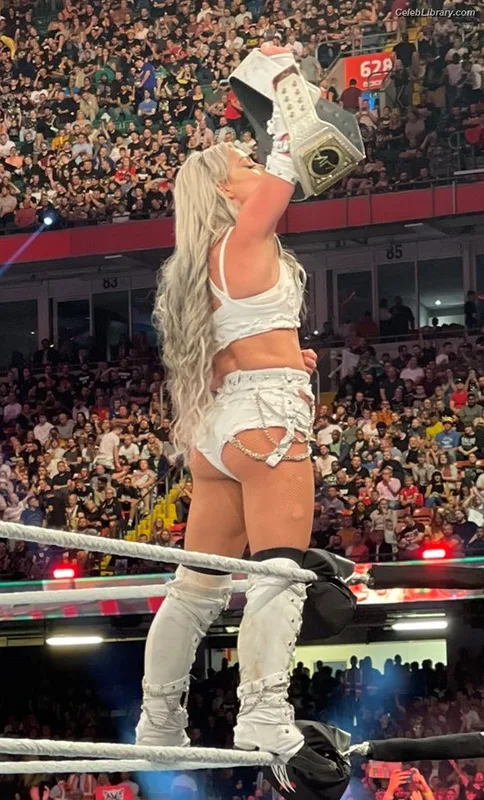 Liv Morgan photo 1 of 1800