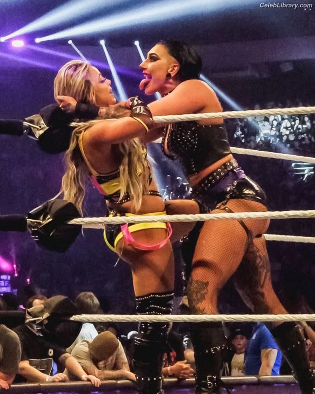 Liv Morgan photo 2 of 1800