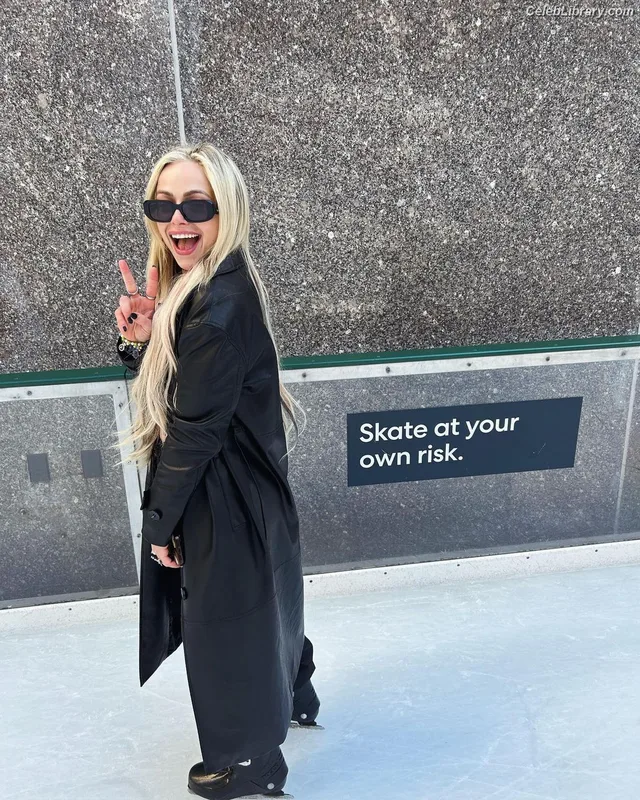Liv Morgan photo 6 of 1800